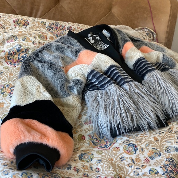 Young Fabulous & Broke NWT Awesome Faux Fur Coat - Picture 2 of 6